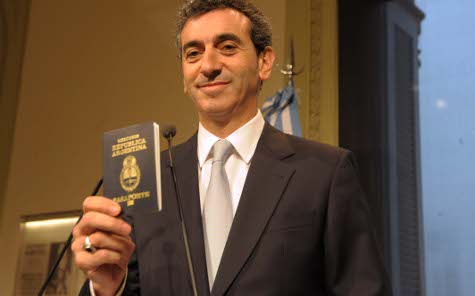 Florencio Randazzo nuevo pasaporte