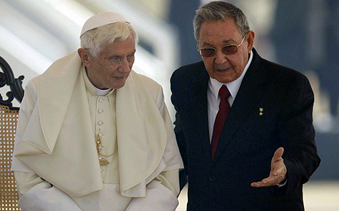 Raúl Castro con el Papa Benedicto XVI