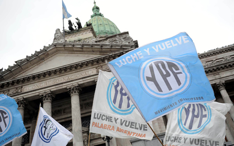 Movilización en el Congreso por YPF